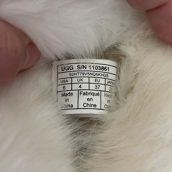 UGG slipper full foot slippers. - Picture 5 of 6
